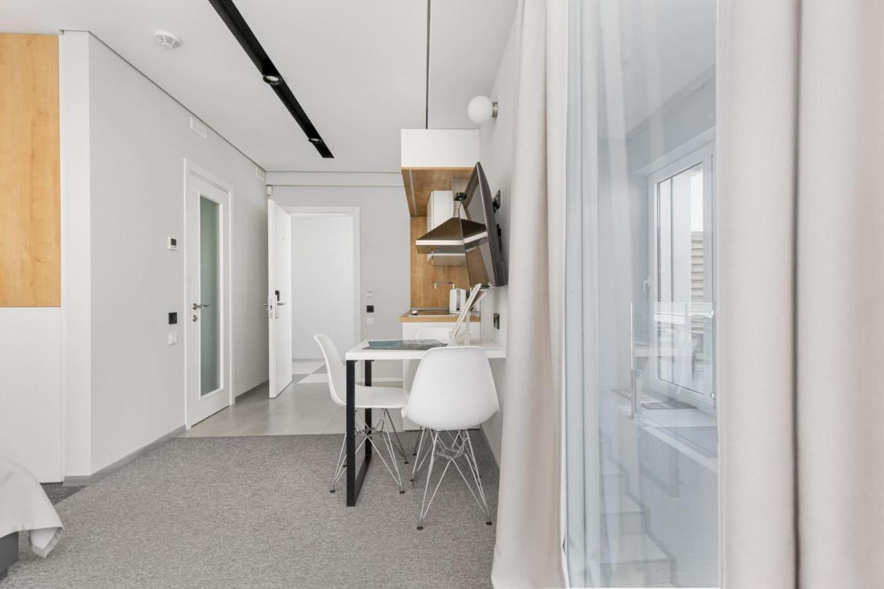 Apartment Poseidon Deluxe перша лінія з басейном Odesa