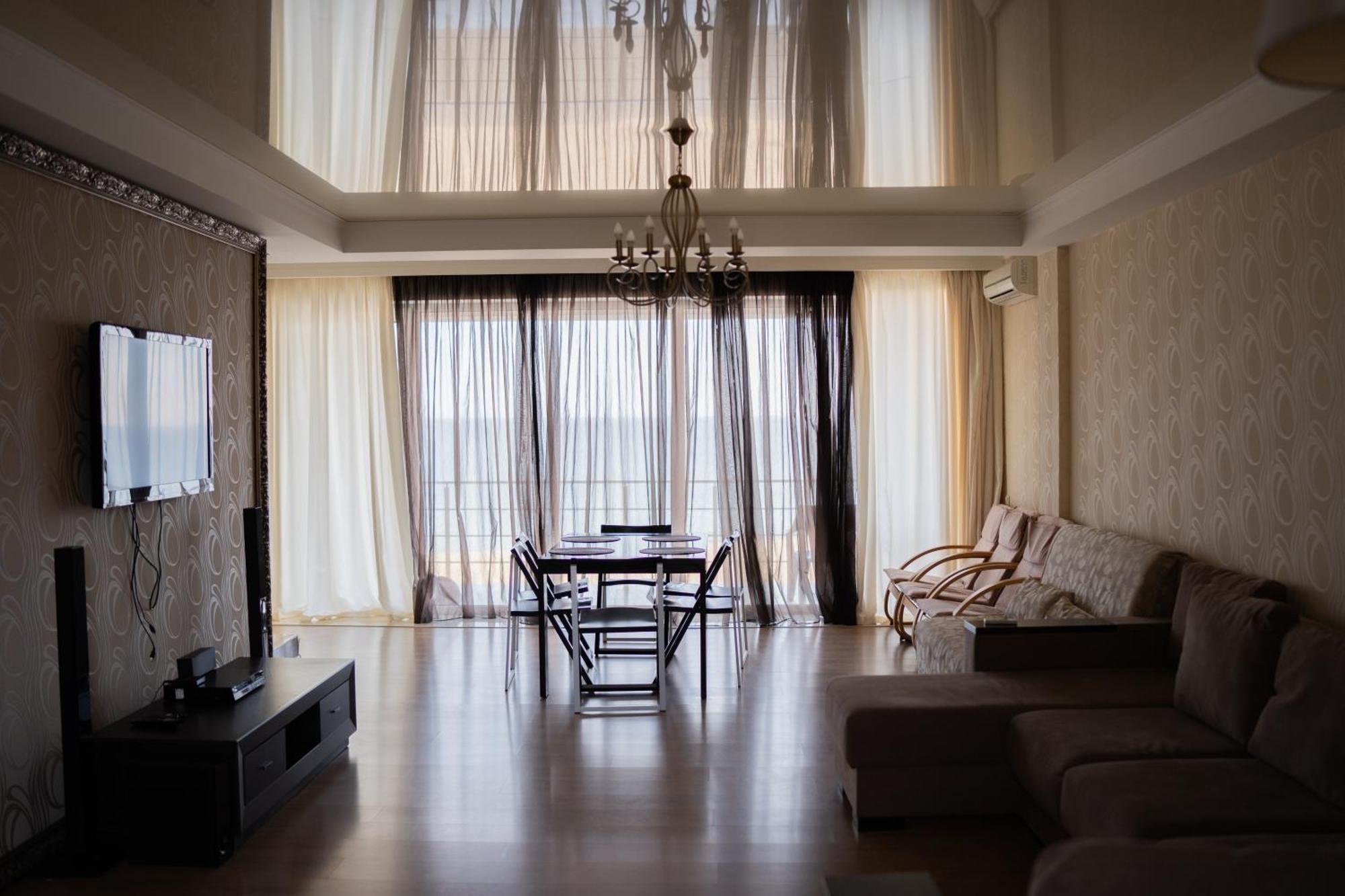 Apartment Poseidon Deluxe перша лінія з басейном *