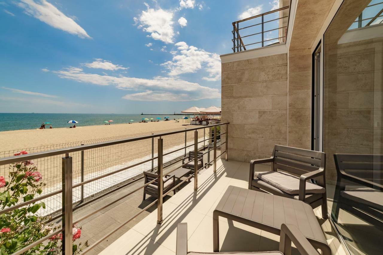 Poseidon Deluxe перша лінія з басейном Apartment Odesa