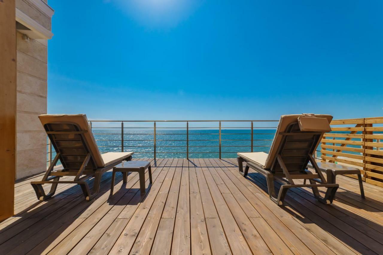 Apartment Poseidon Deluxe перша лінія з басейном Odesa