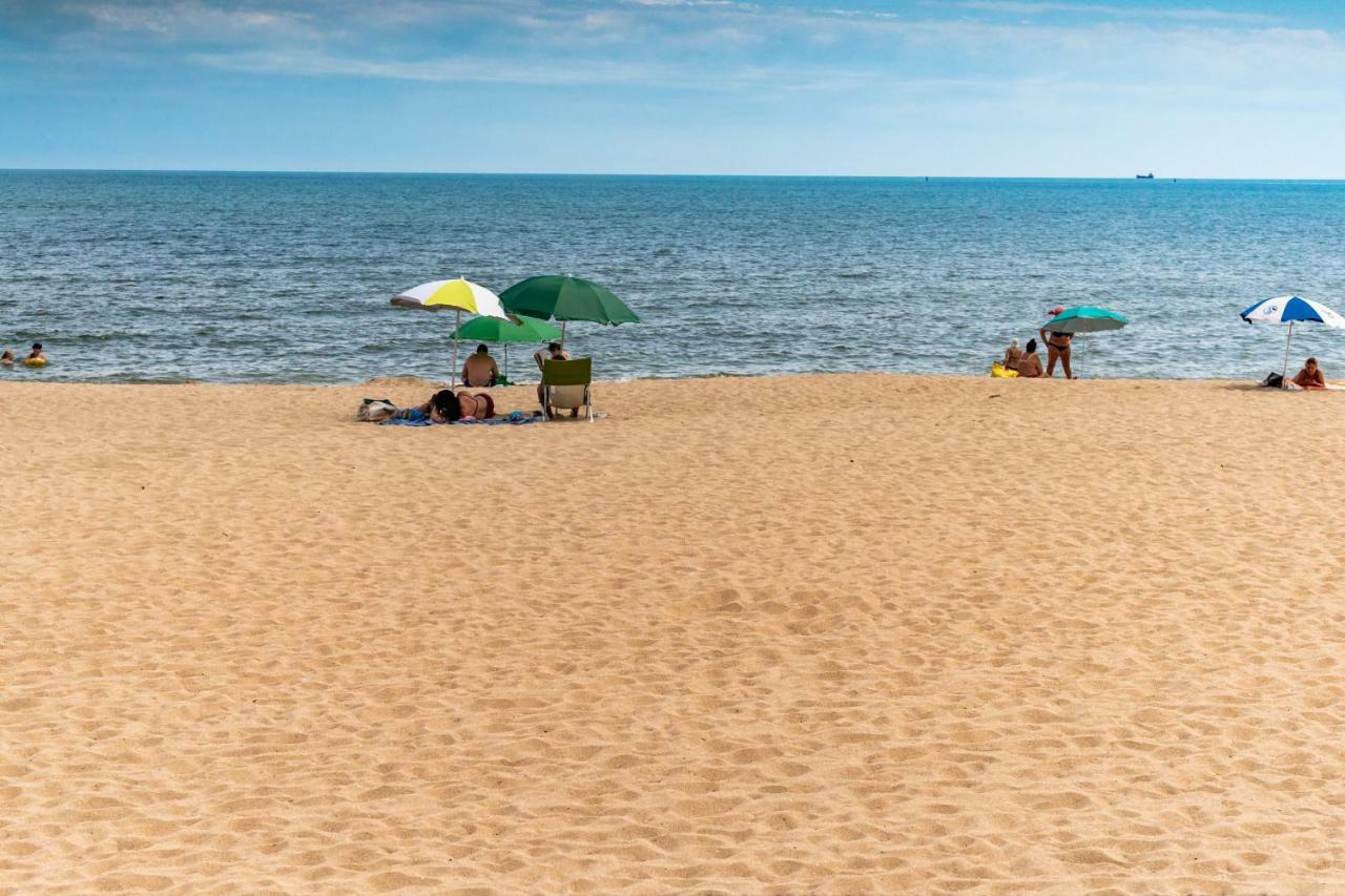 Apartment Poseidon Deluxe перша лінія з басейном Odesa