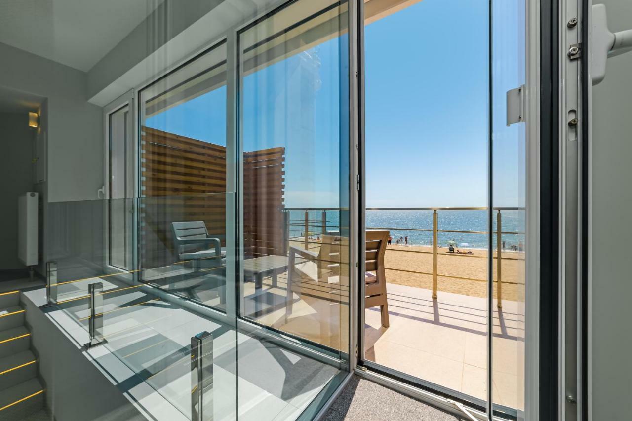Poseidon Deluxe перша лінія з басейном Apartment Odesa