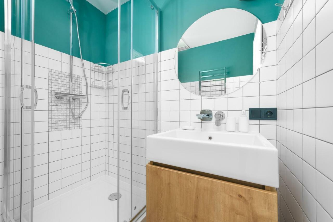 Poseidon Deluxe перша лінія з басейном Apartment