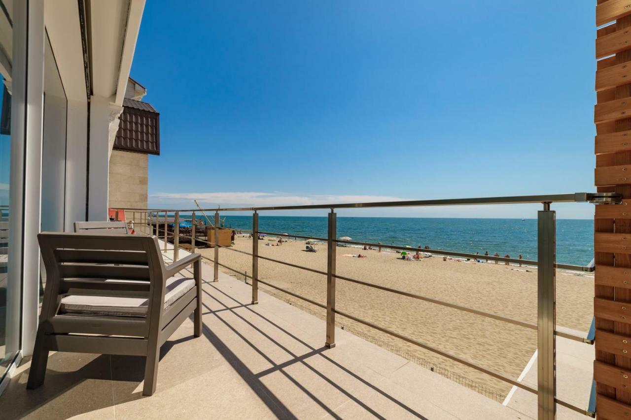 Poseidon Deluxe перша лінія з басейном Apartment *