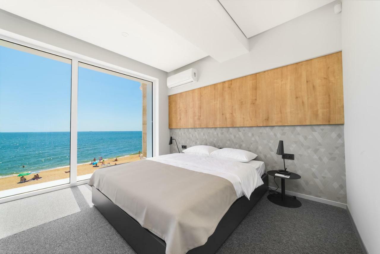 Apartment Poseidon Deluxe перша лінія з басейном *