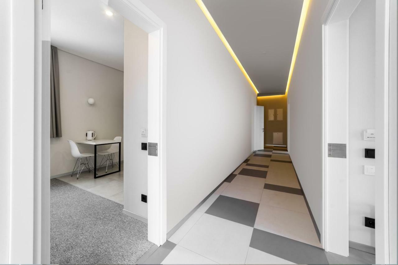 Poseidon Deluxe перша лінія з басейном Apartment